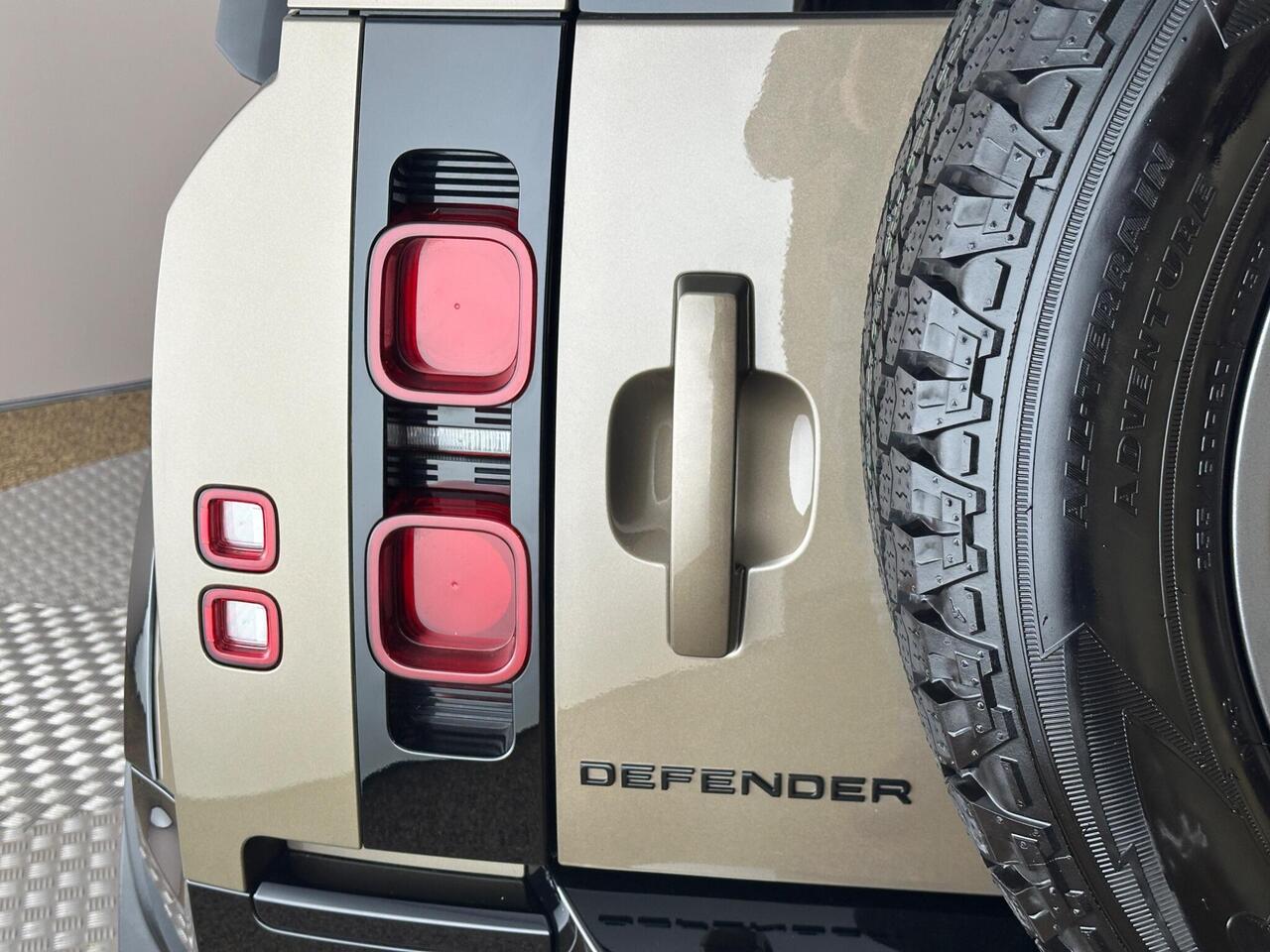 Land Rover Defender 110 DS25PPV