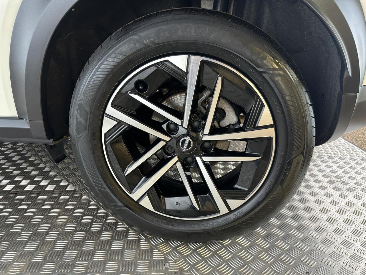 Nissan Juke EY75NLT