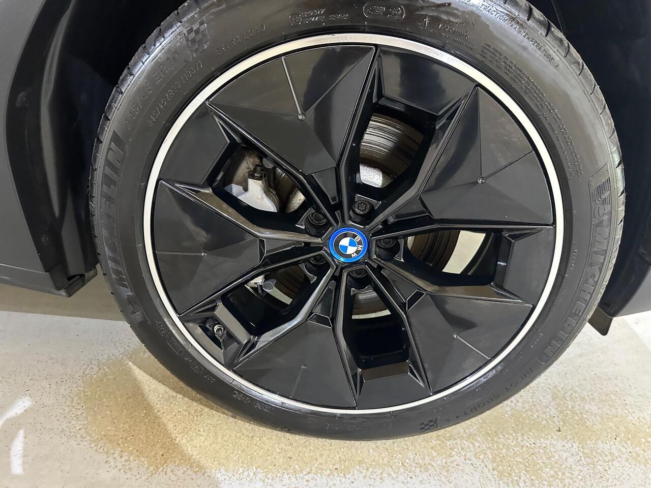 BMW iX3 LK71HUO