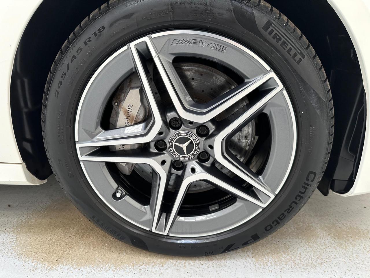 Mercedes-Benz E Class LO70NUB
