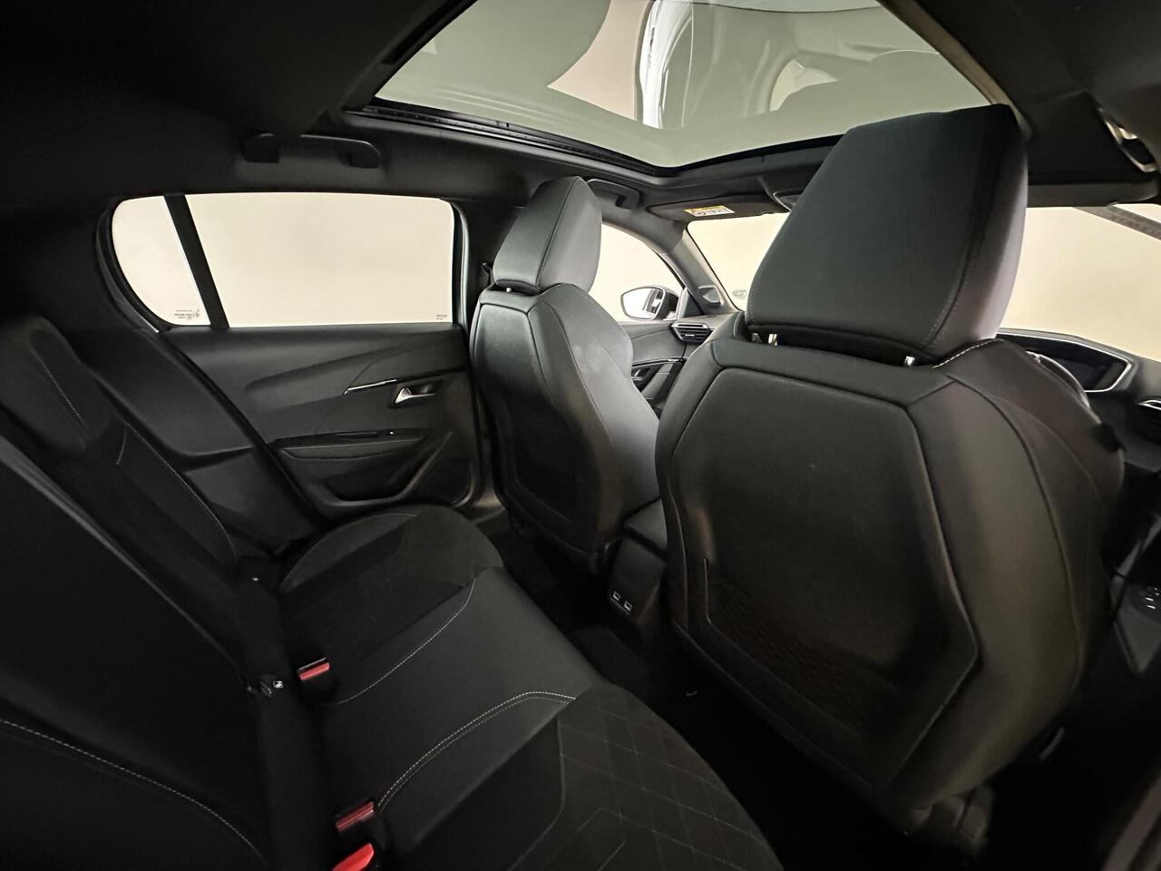 Peugeot E-208 EX71WCM