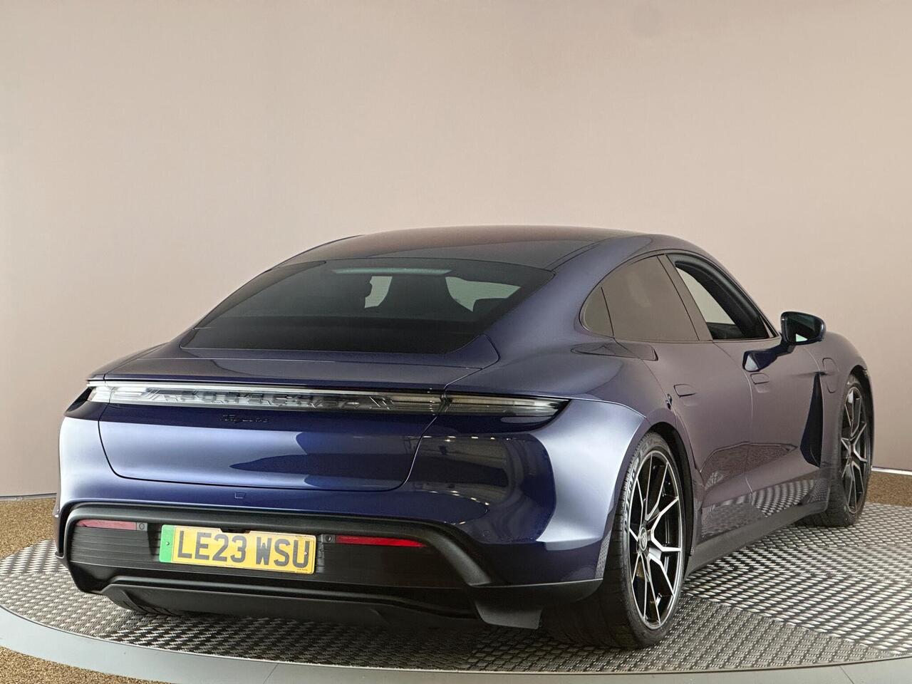 Porsche Taycan LE23WSU