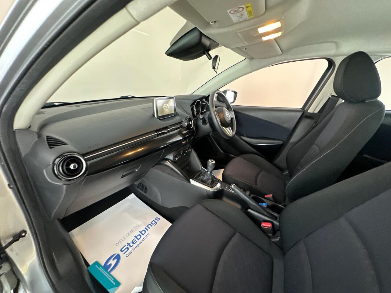 Mazda Mazda2 AV17RWZ