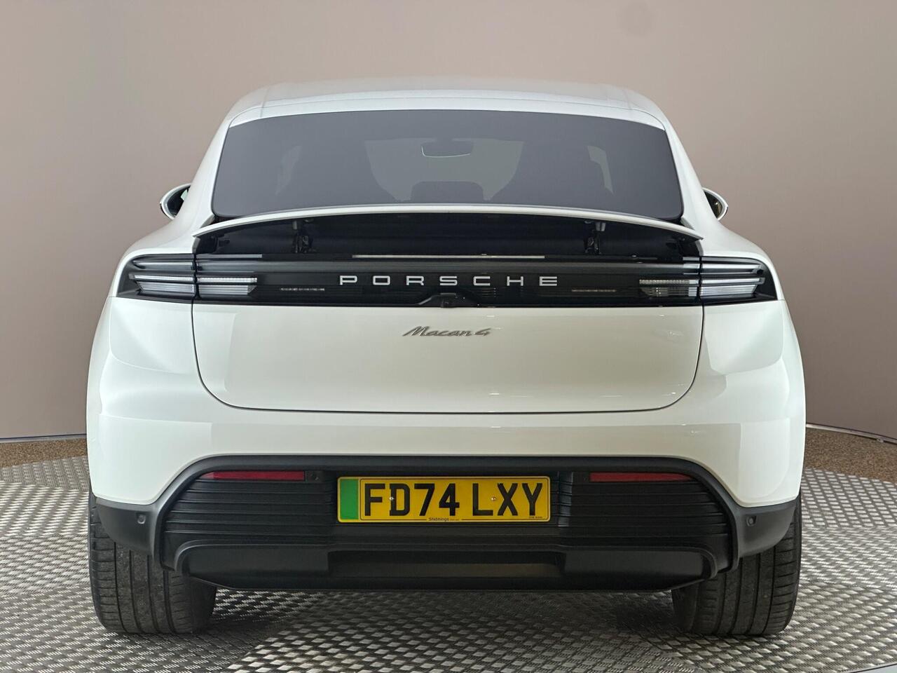 Porsche Macan FD74LXY