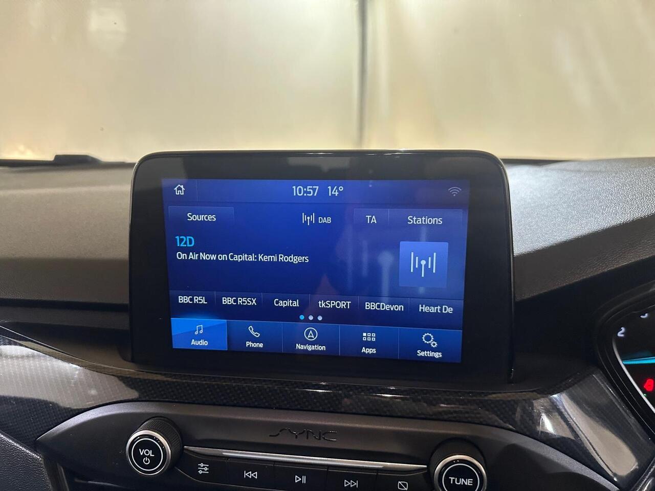 Ford Focus WJ68UUT
