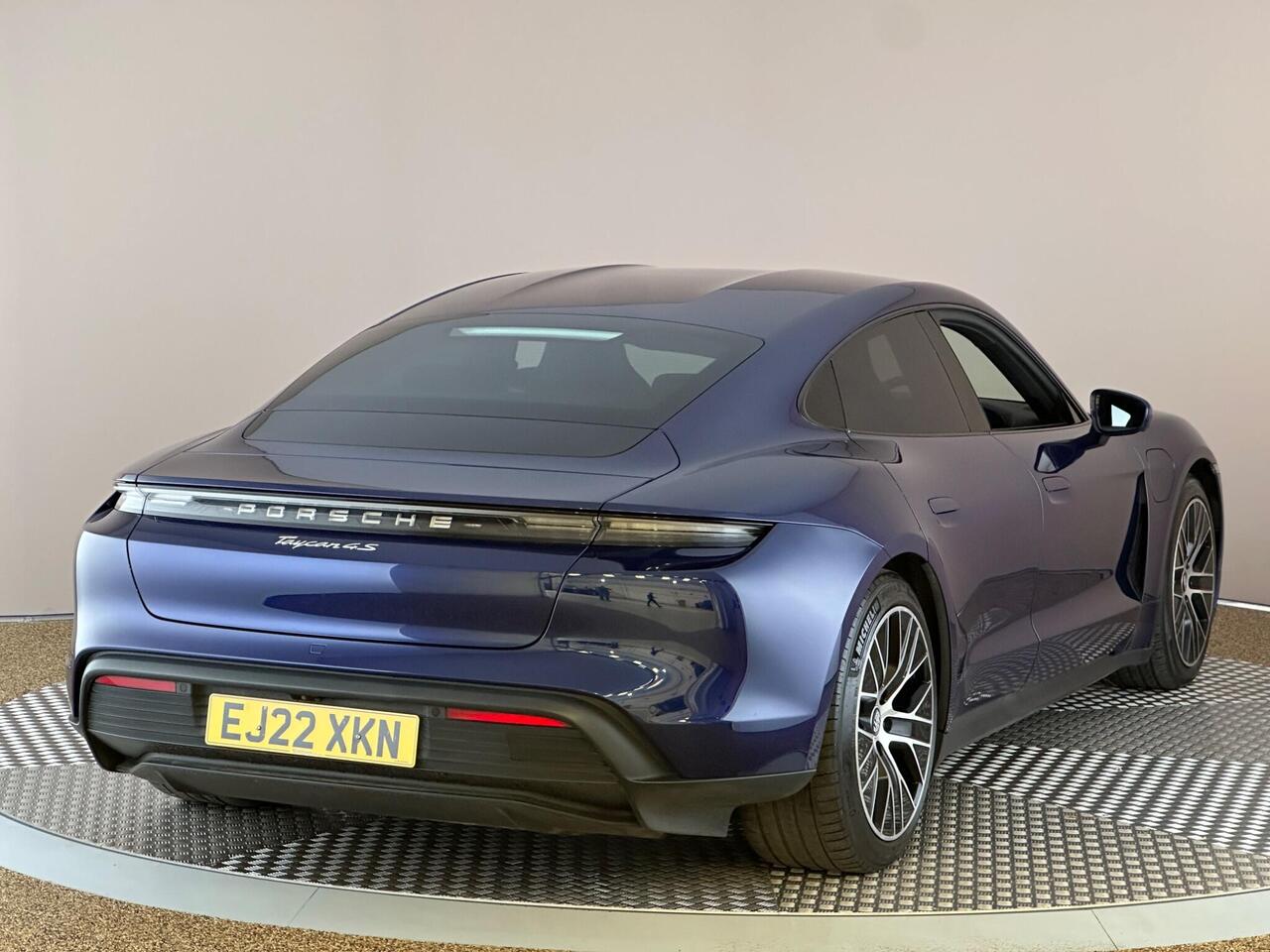 Porsche Taycan EJ22XKN