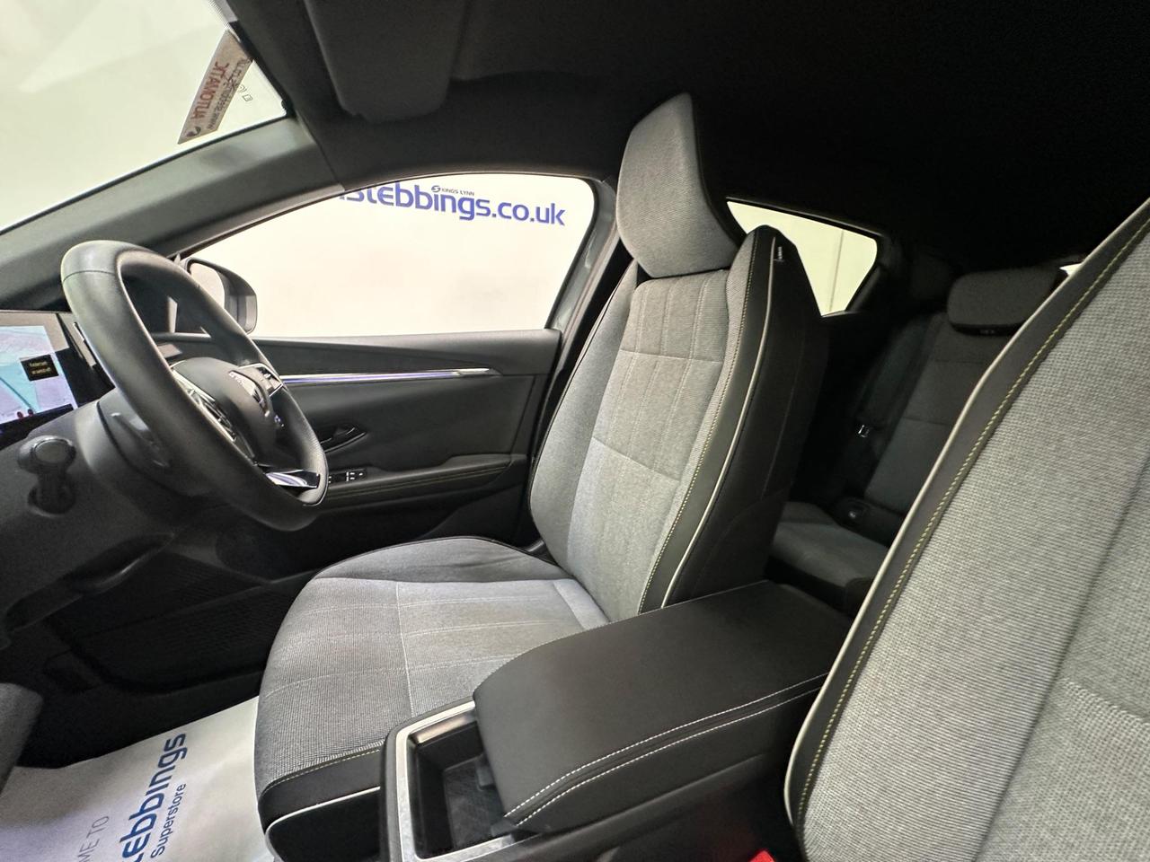 Renault Megane E-Tech YD73AFJ