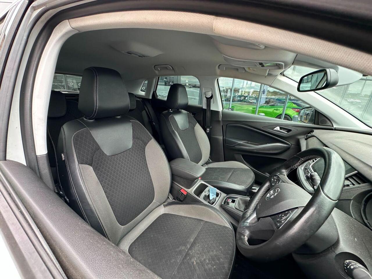 Vauxhall Grandland X KY18FNF