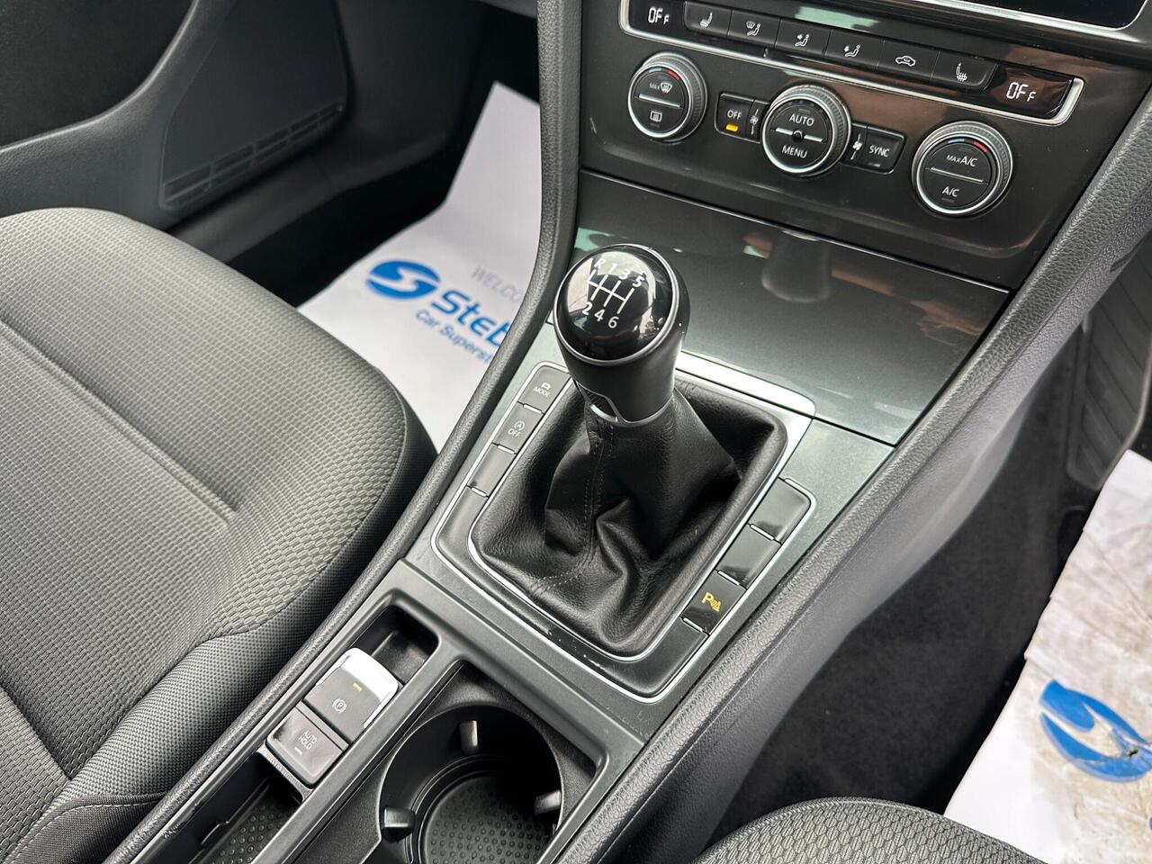 Volkswagen Golf VE69NKS