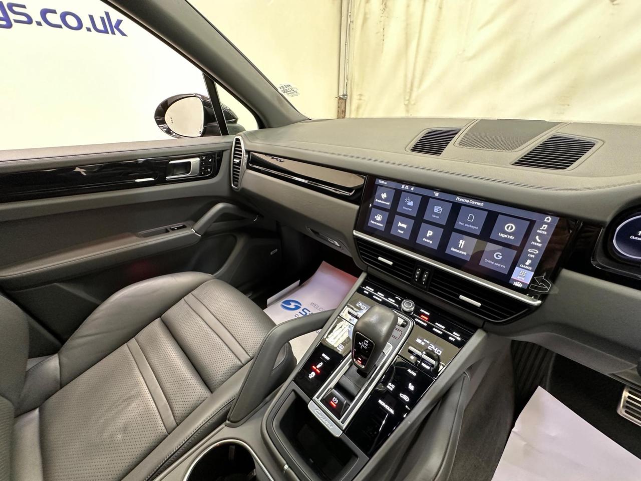 Porsche Cayenne AK18UXX