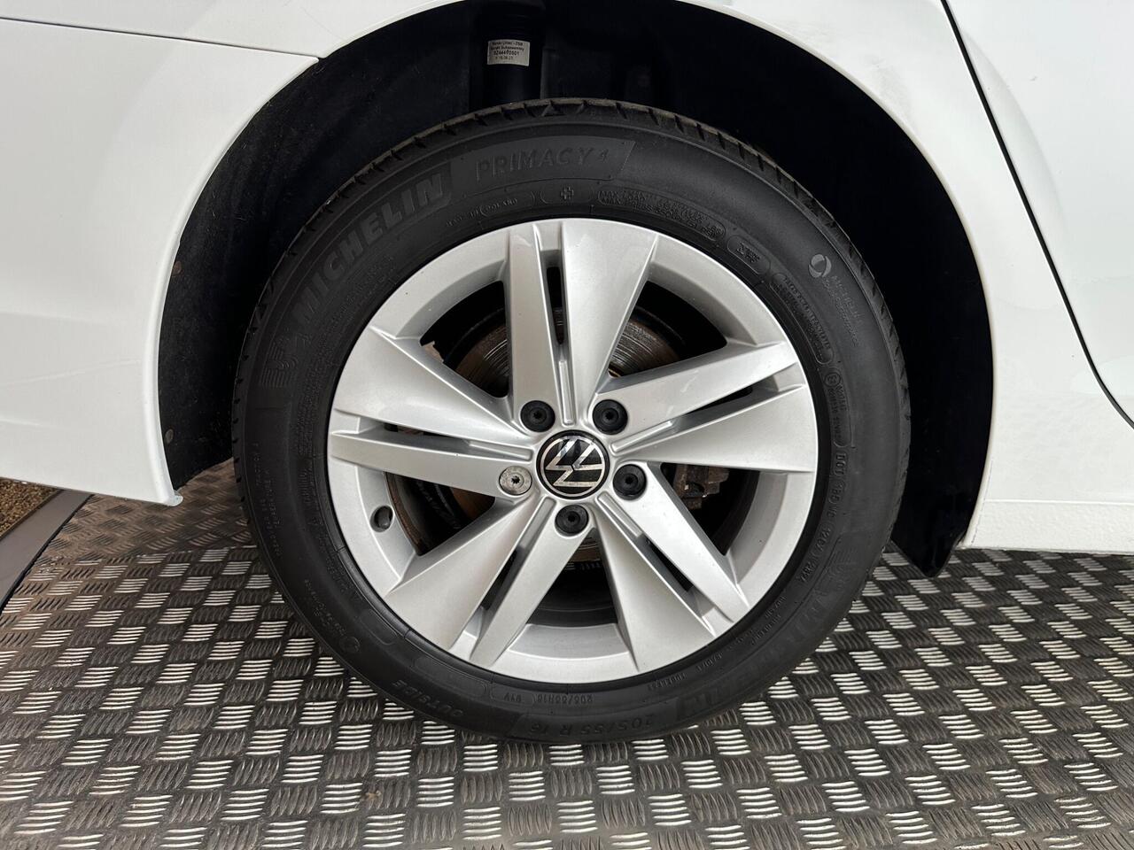 Volkswagen Golf AE73YPM