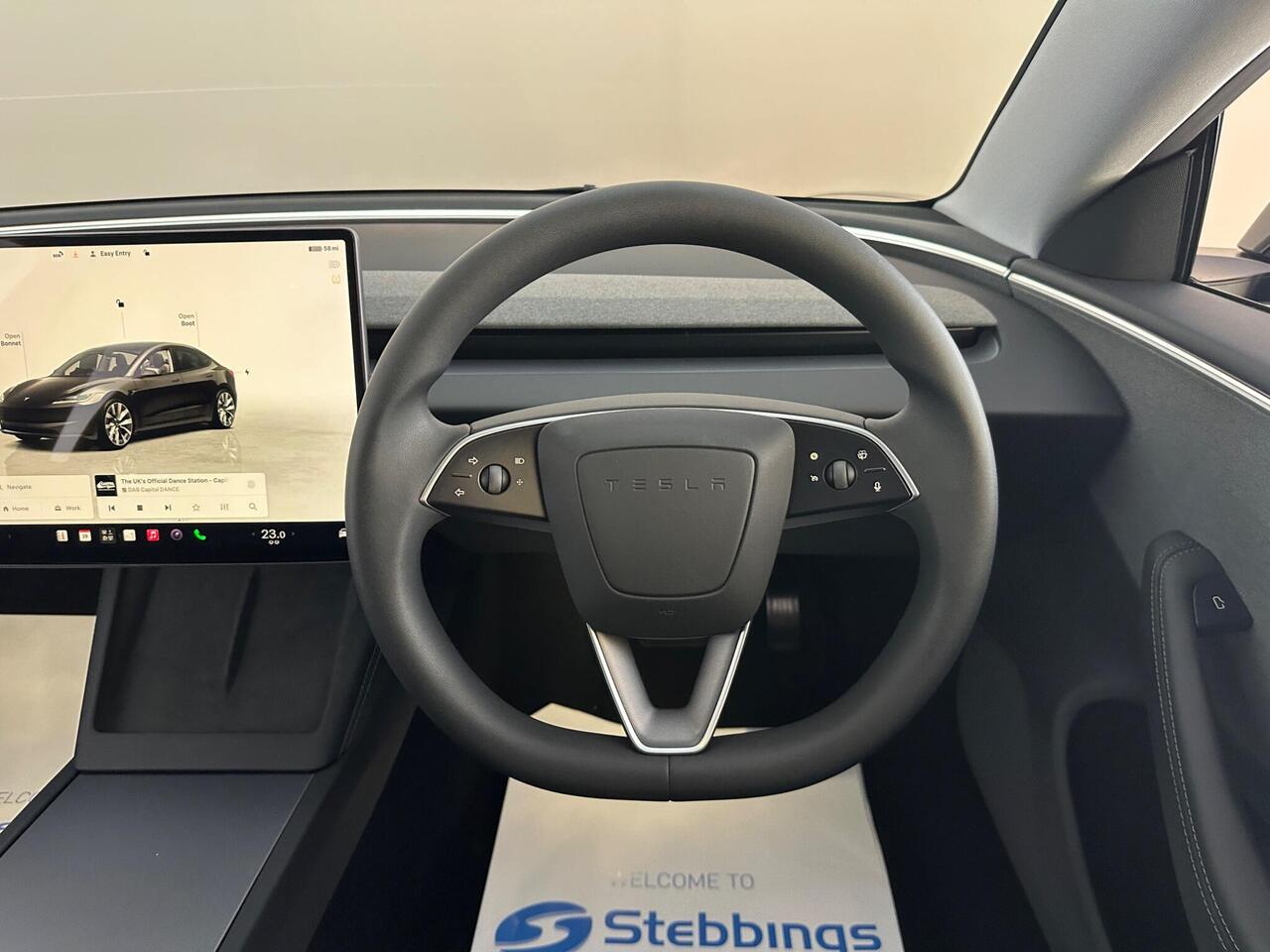 Tesla Model 3 LB74UKP