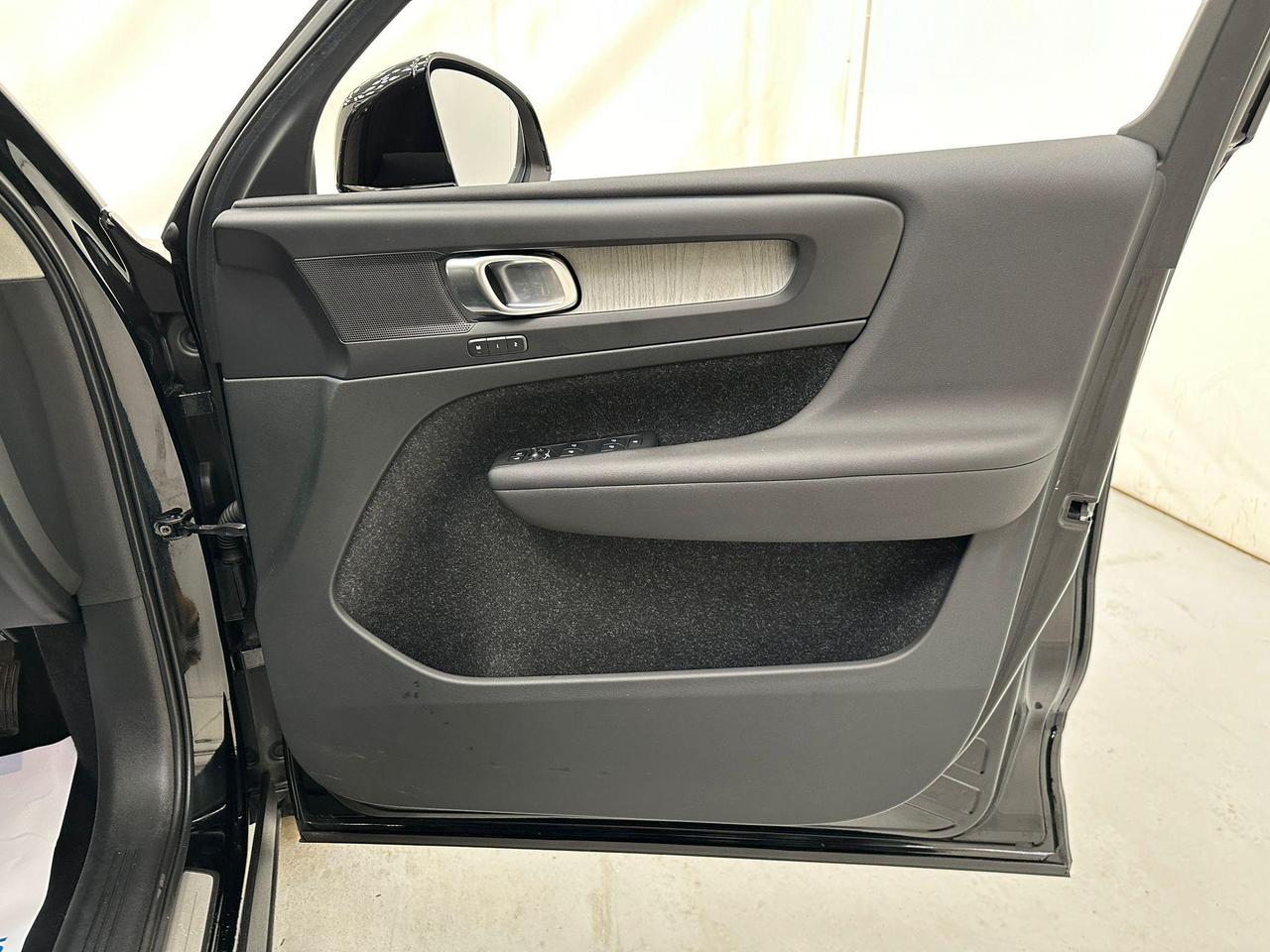 Volvo XC40 LR69DDF
