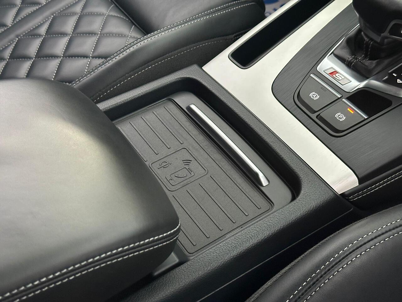 Audi SQ5 AE19UUX
