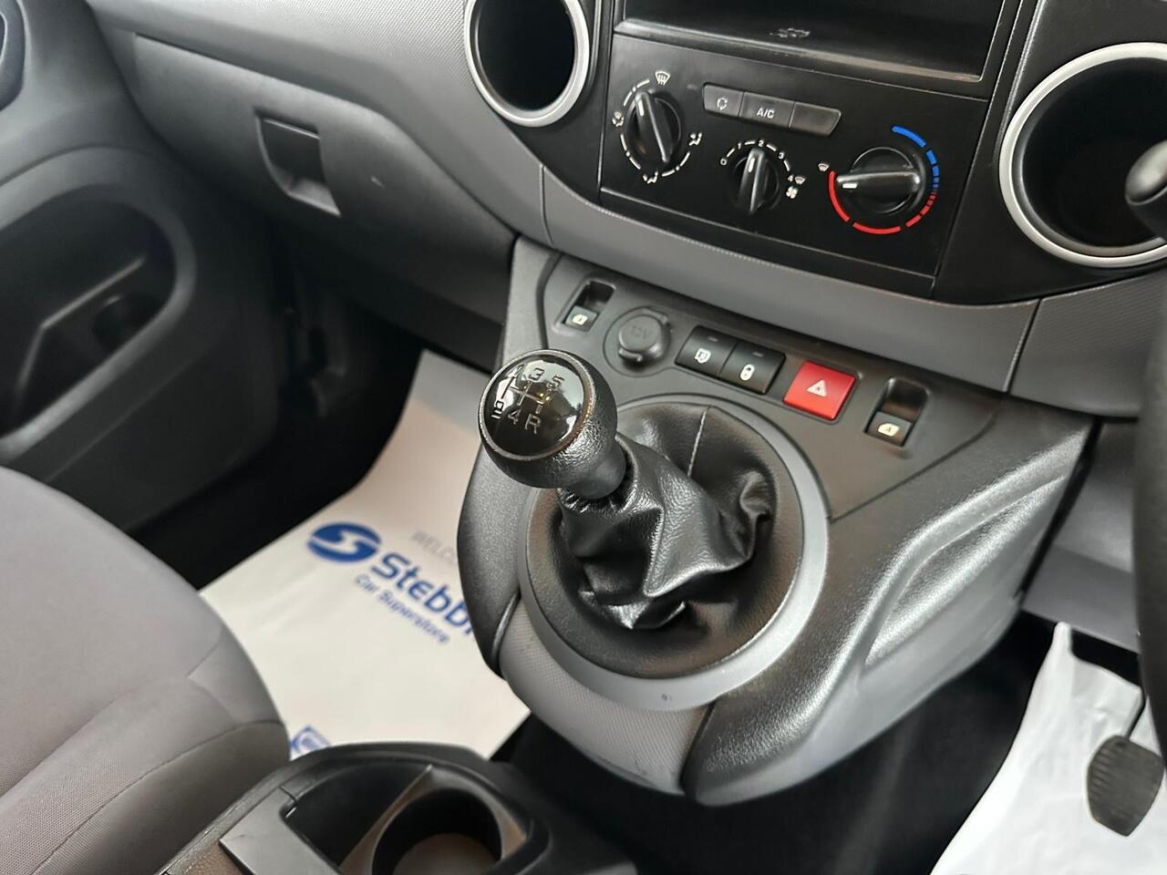 Peugeot Partner AE66JVR