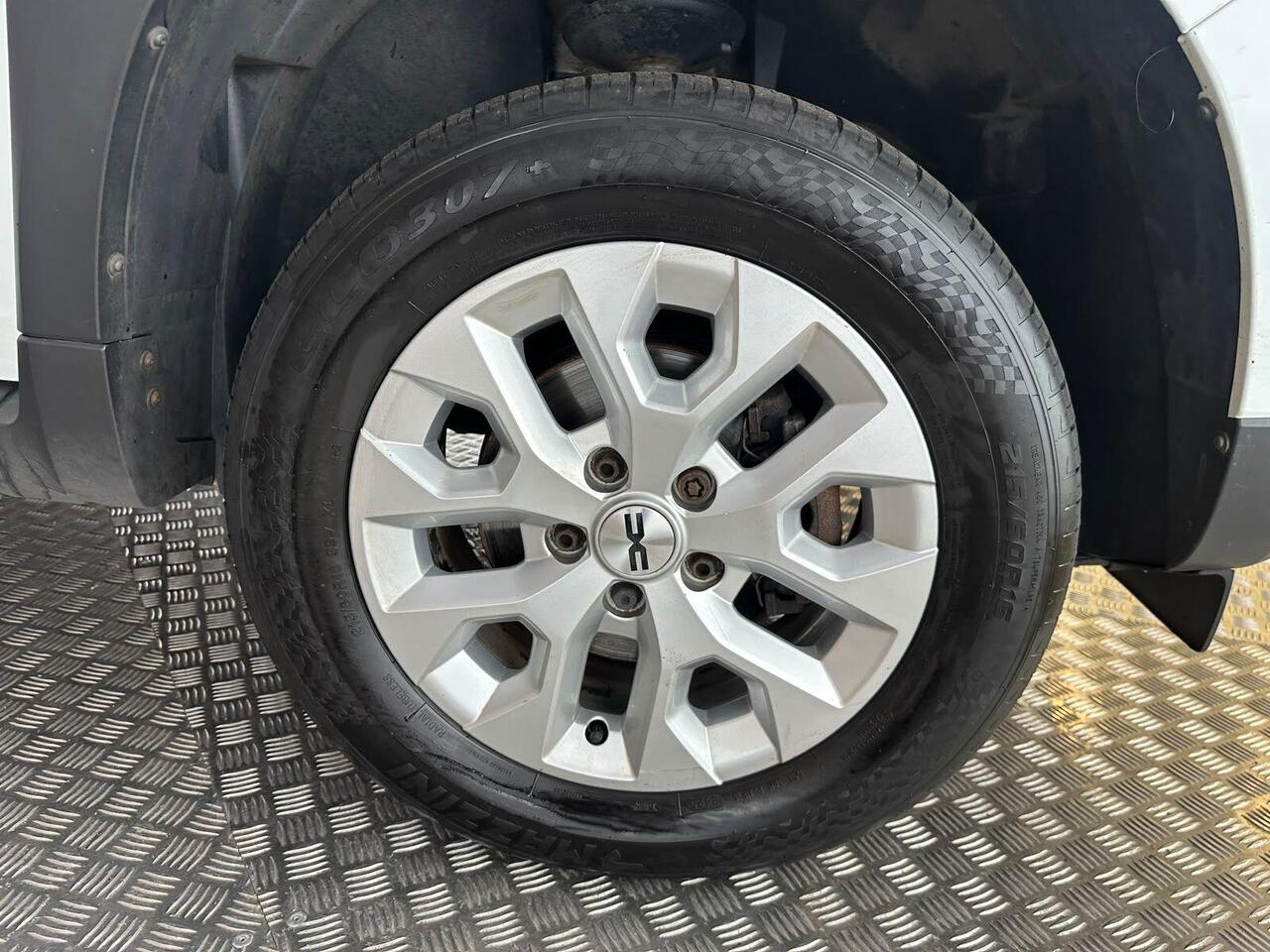Dacia Duster SH23FKU