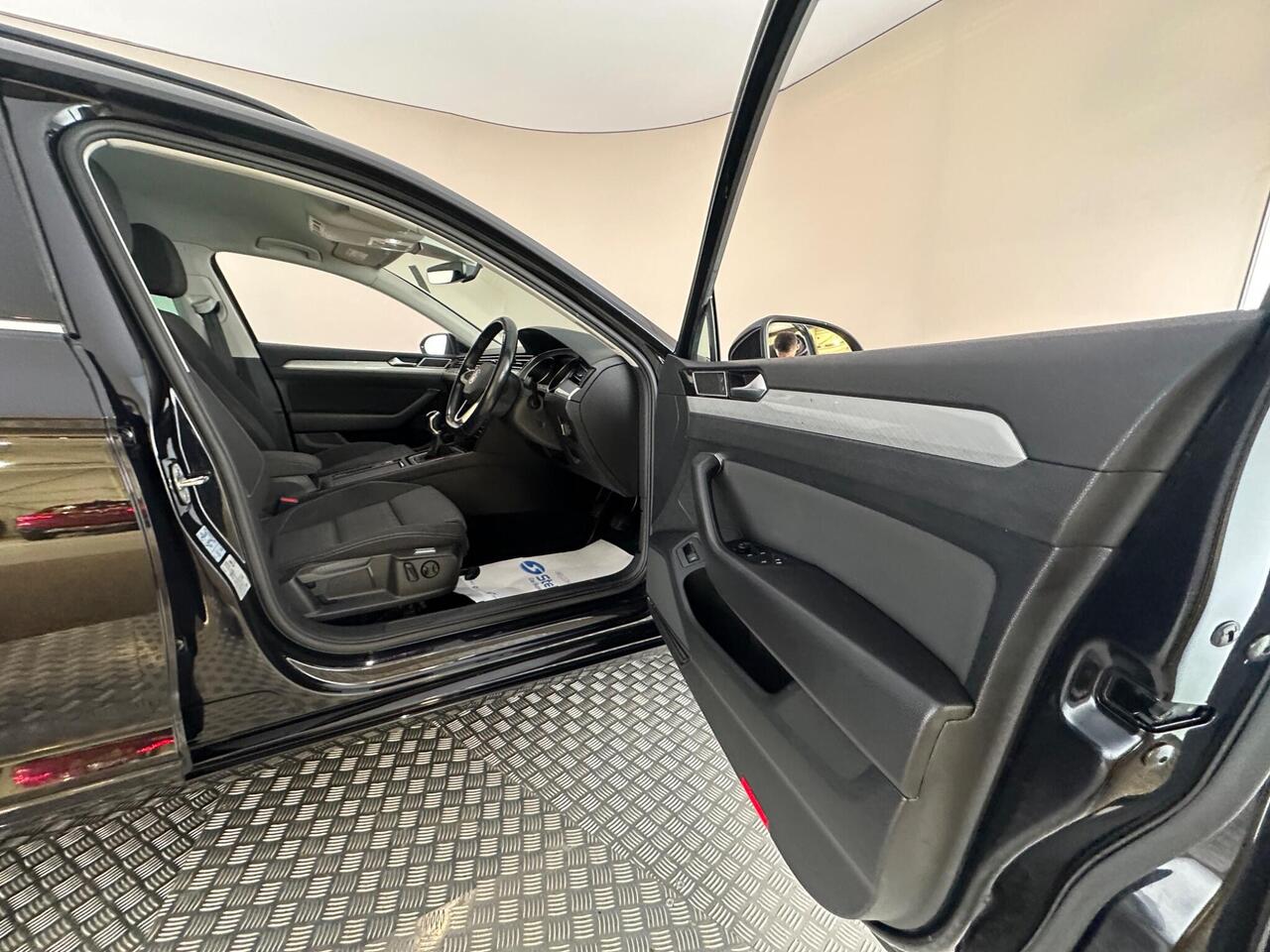Volkswagen Passat YC71RXO