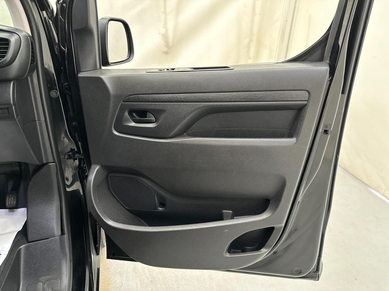 Vauxhall Vivaro KS23DHY