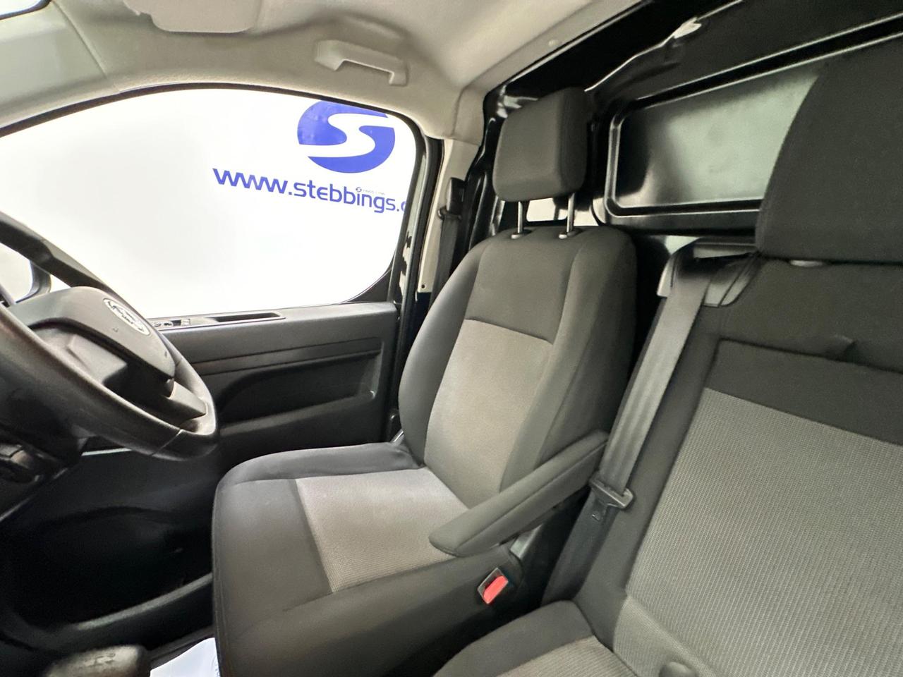 Vauxhall Vivaro KS23DHY