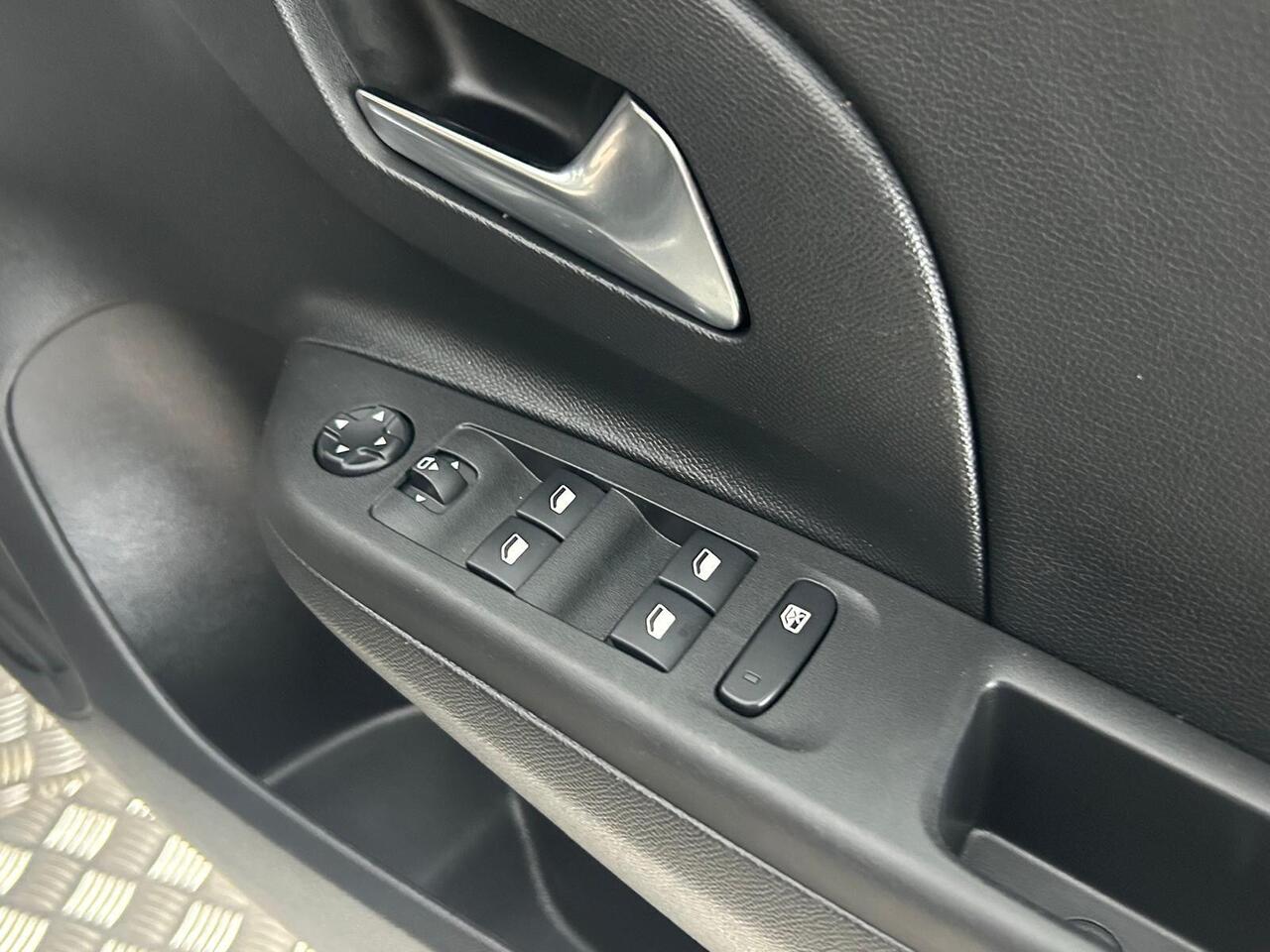 Vauxhall Corsa SL72KNK