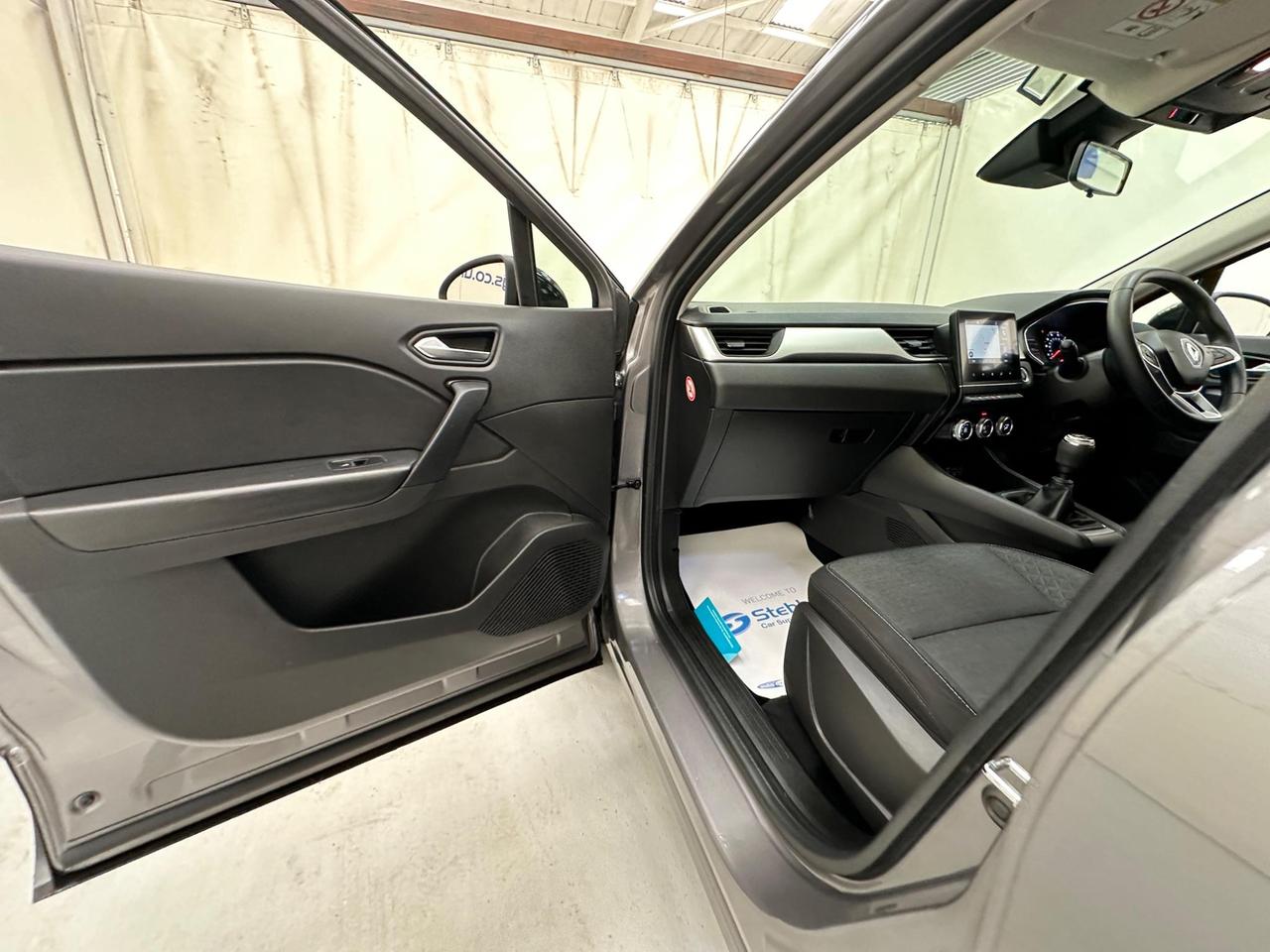 Renault Captur NL22YHZ