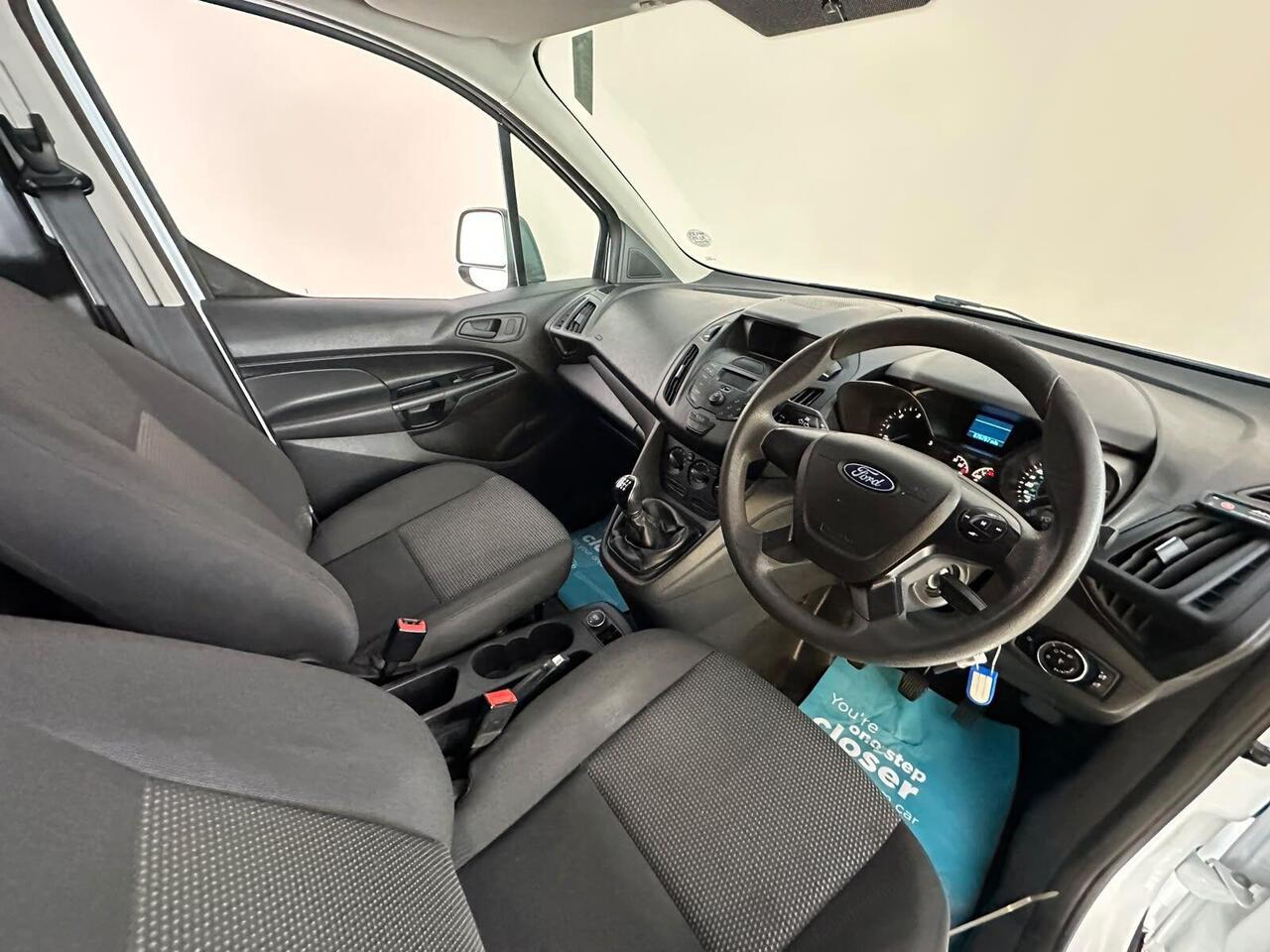 Ford Transit Connect YJ18YCY