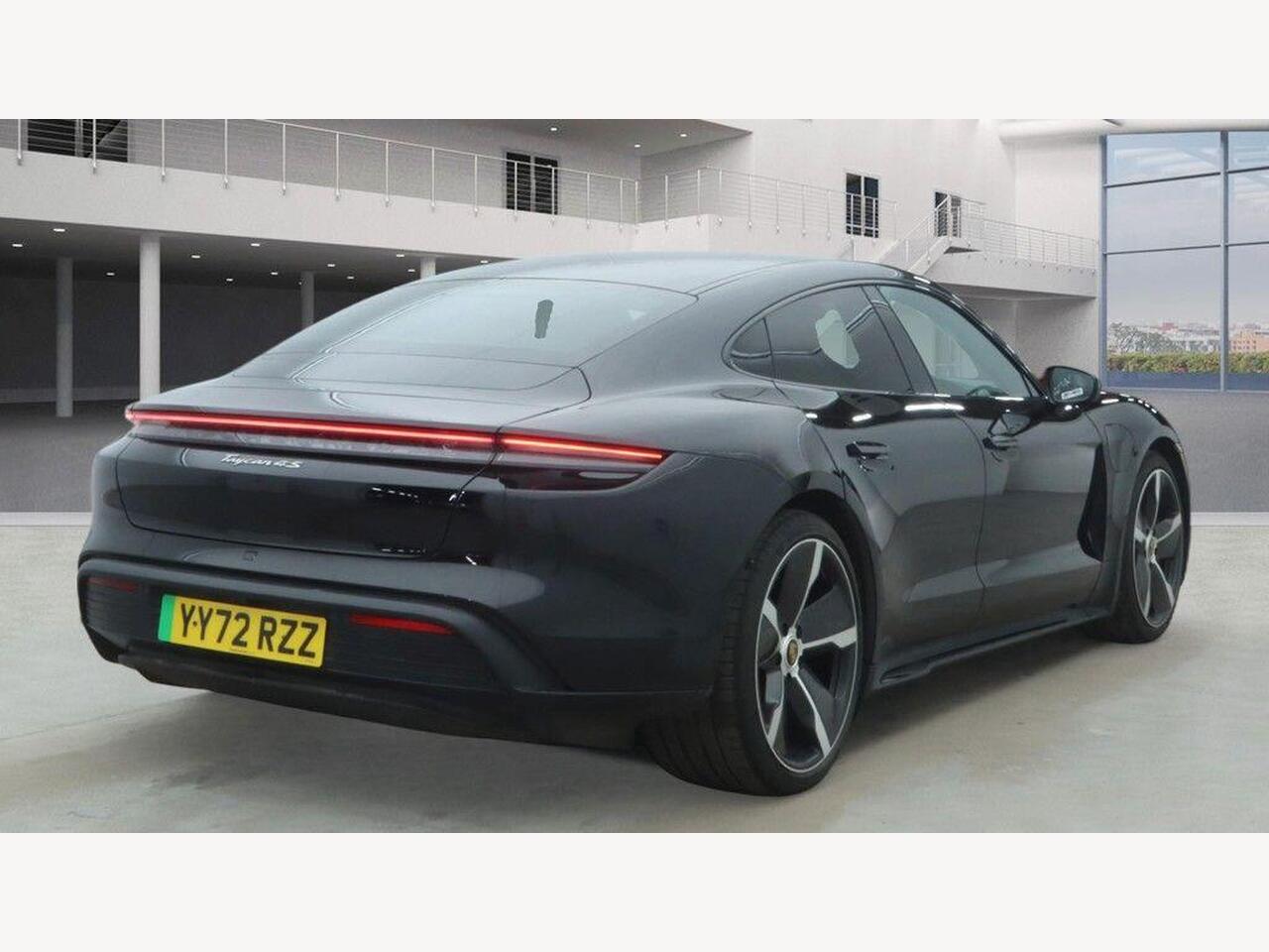 Porsche Taycan YY72RZZ