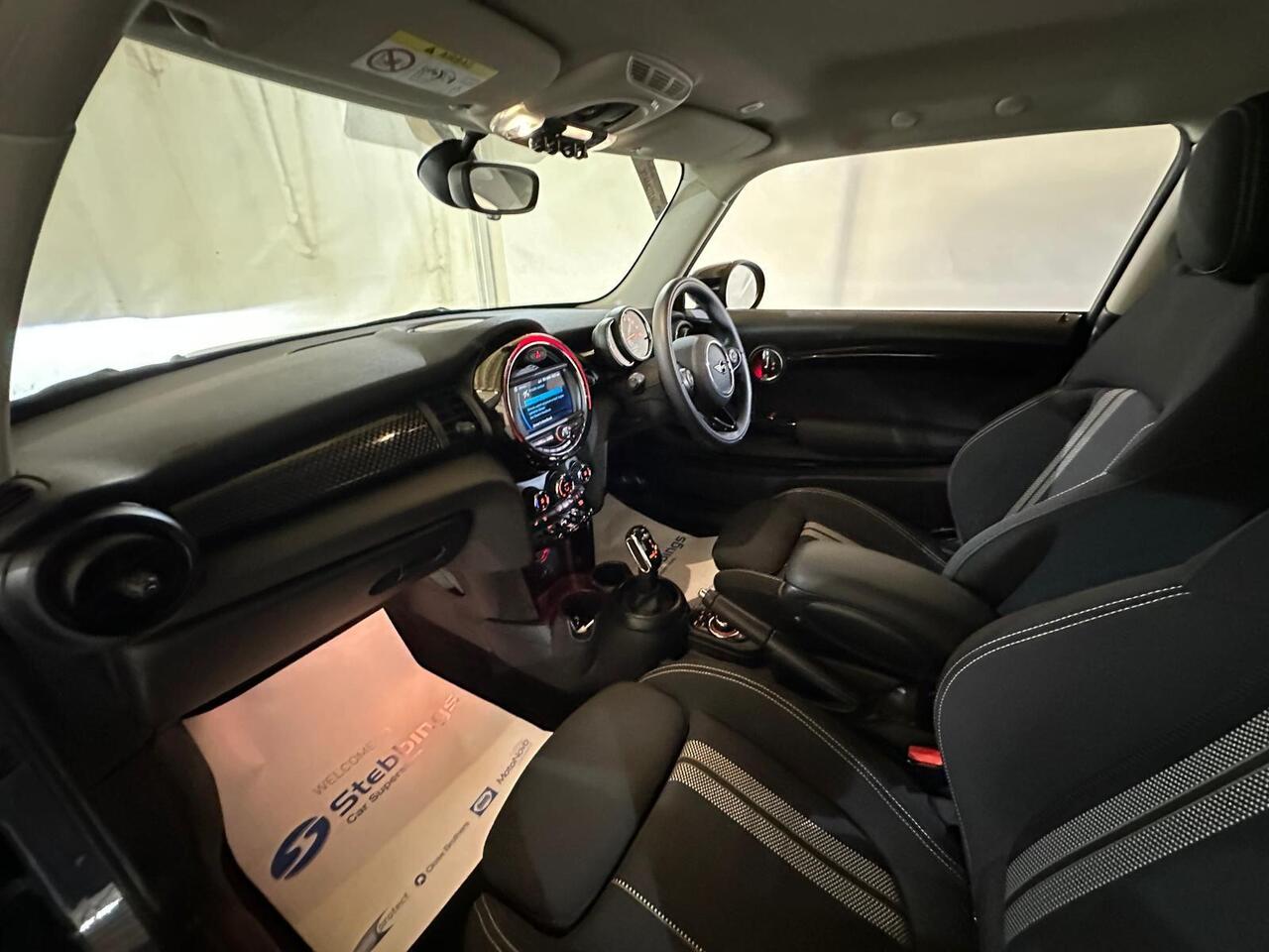 MINI Hatch EA70YLB