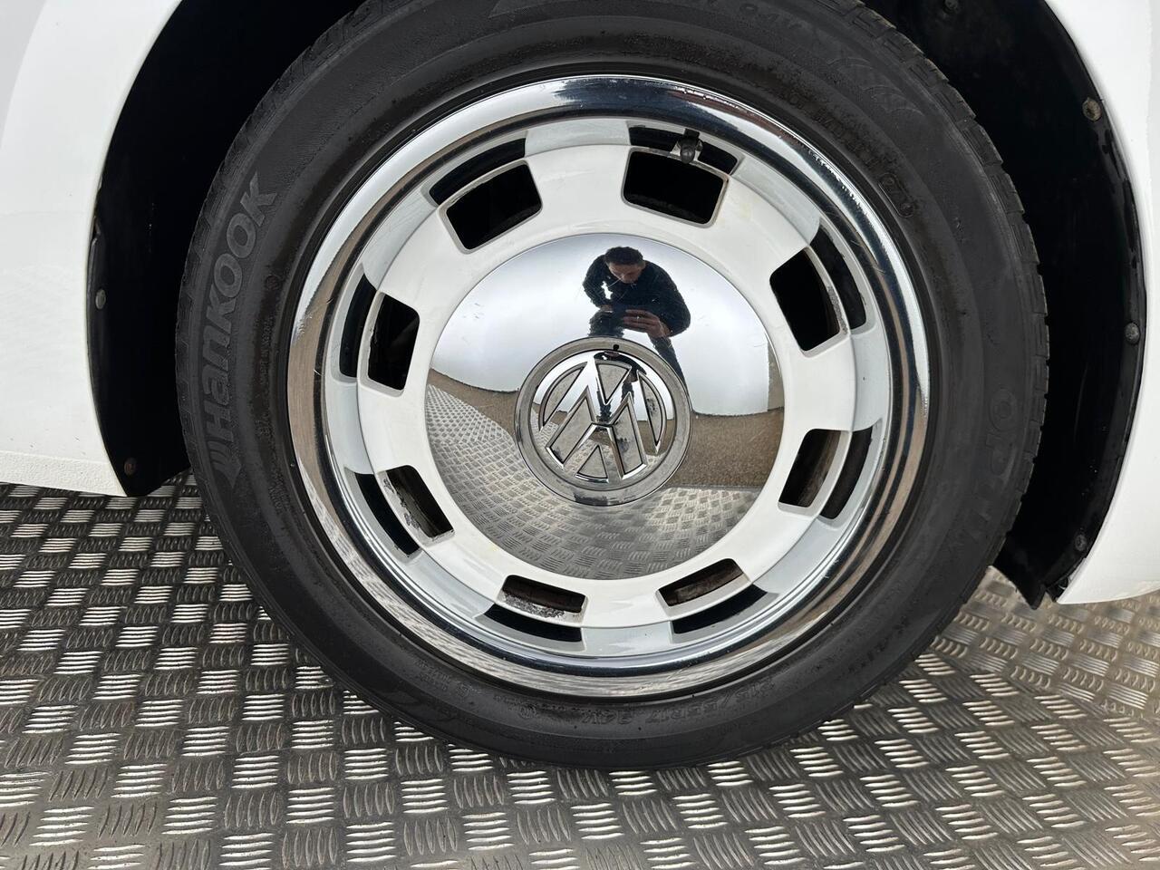 Volkswagen Beetle NA64UNW