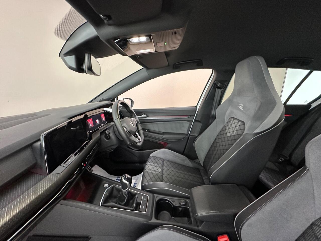 Volkswagen Golf VU22JYZ