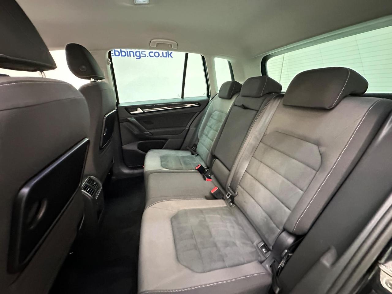 Volkswagen Golf SV LR69XWM