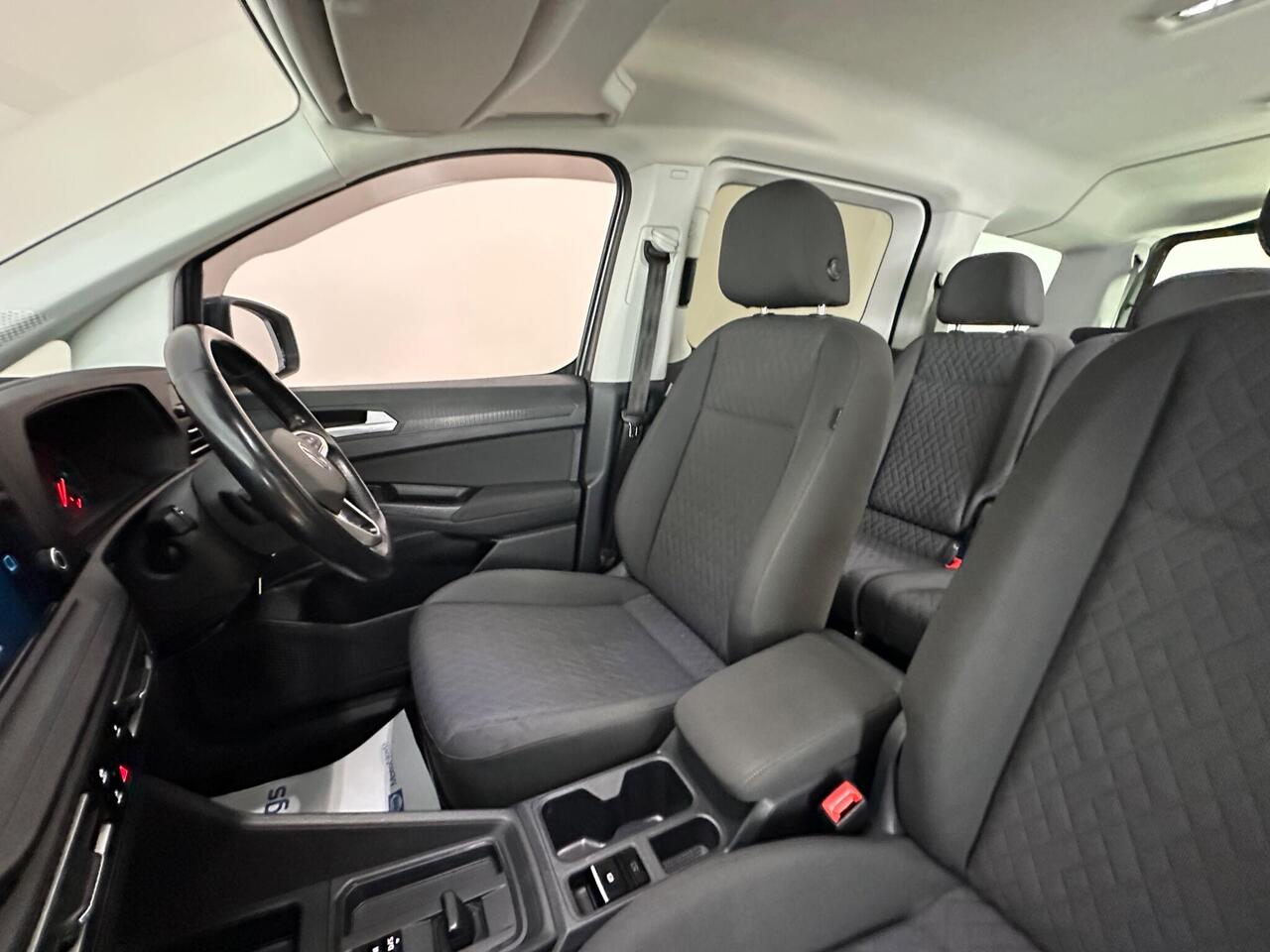 Volkswagen Caddy Maxi AE71YGC