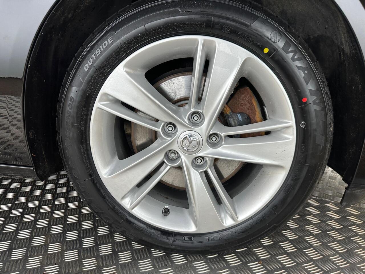 Vauxhall Insignia VN21XVA