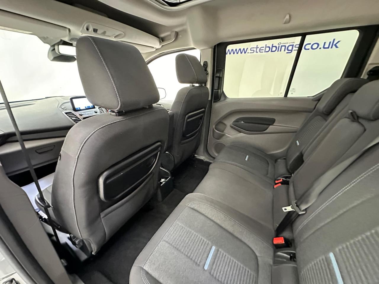 Ford Grand Tourneo Connect CN22PDZ