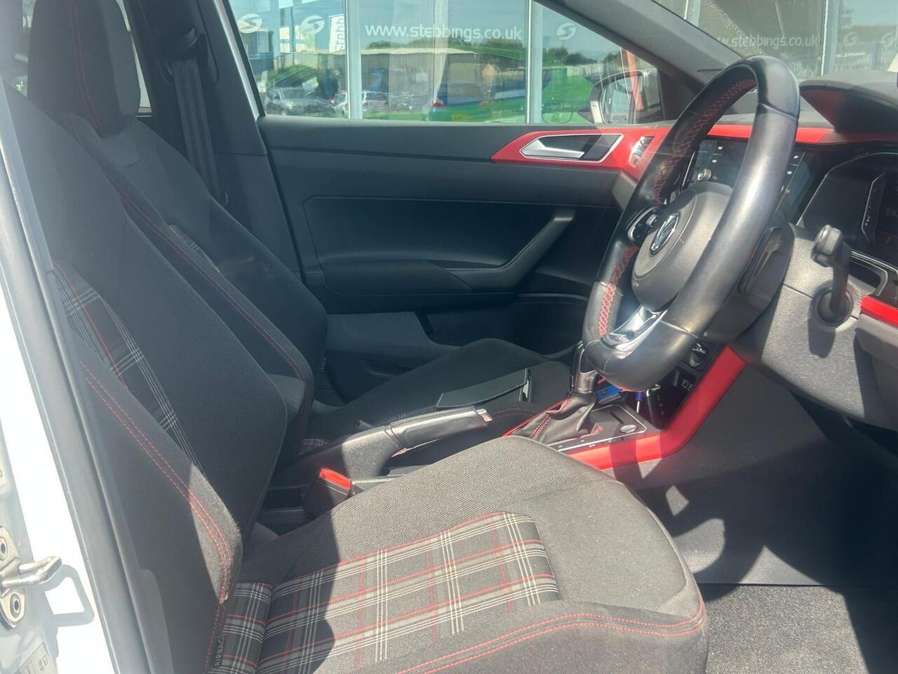 Volkswagen Polo KJ19YTF