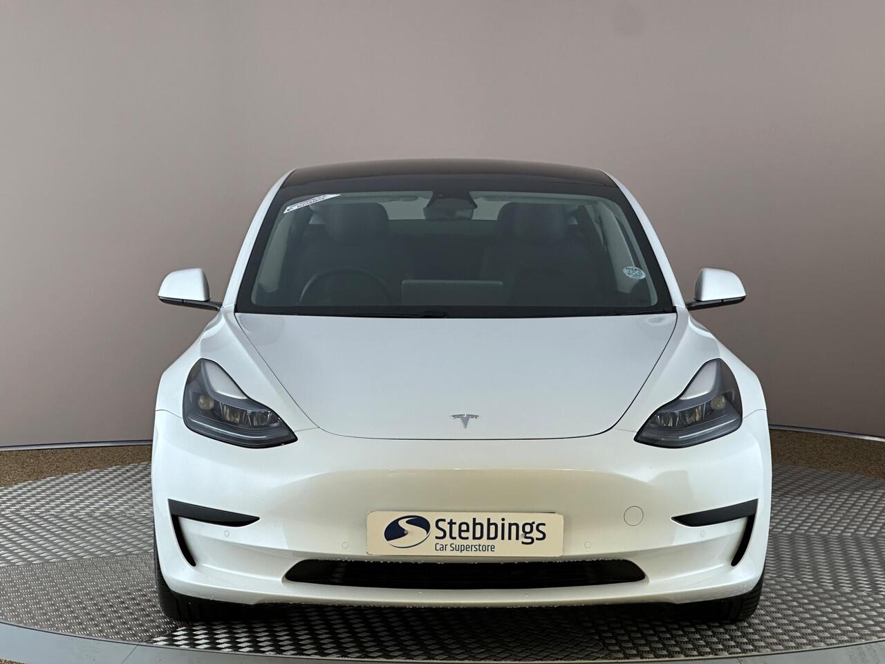 Tesla Model 3 AF72UXG