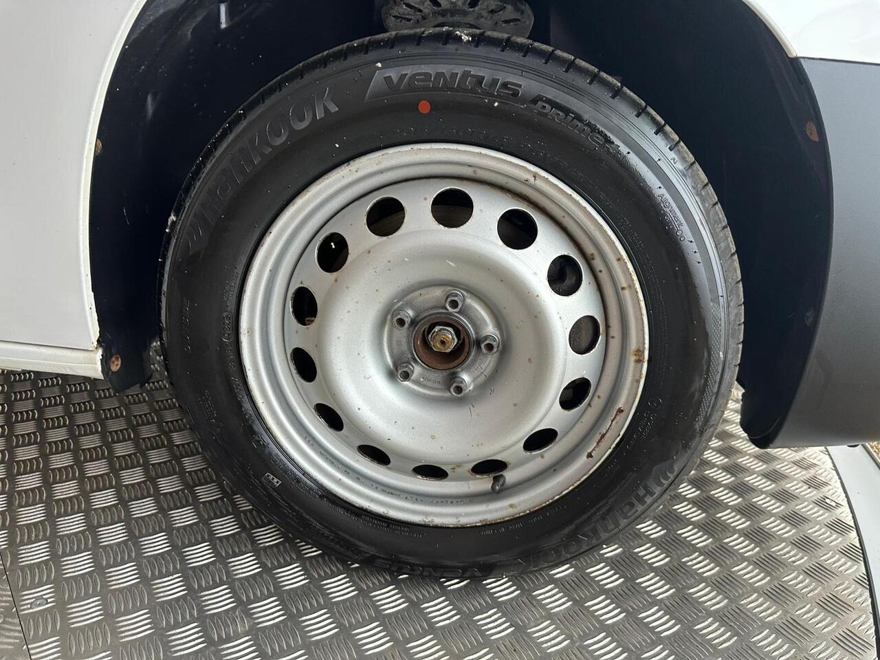 Vauxhall Combo FE70OOB