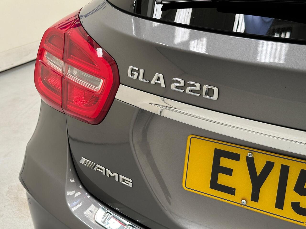 Mercedes-Benz GLA EY15HRN