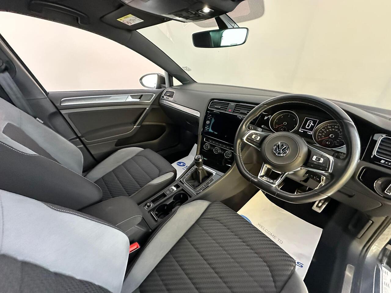 Volkswagen Golf SM69RDY
