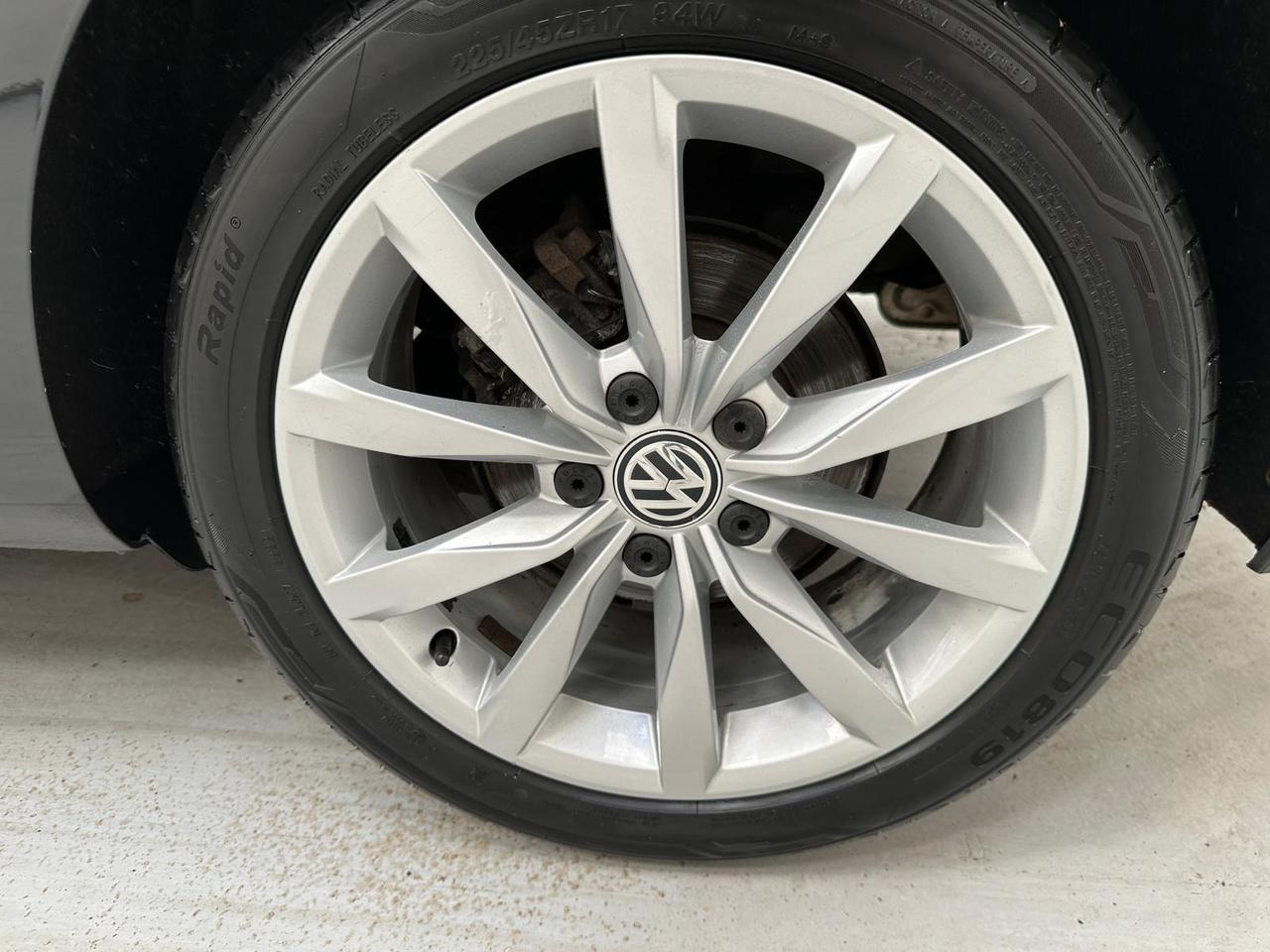 Volkswagen Golf MW67FMC