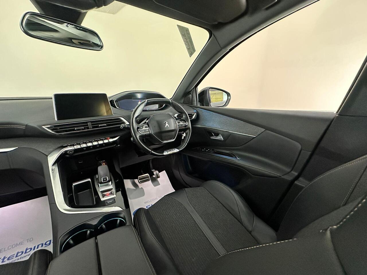 Peugeot 5008 YC69YJN