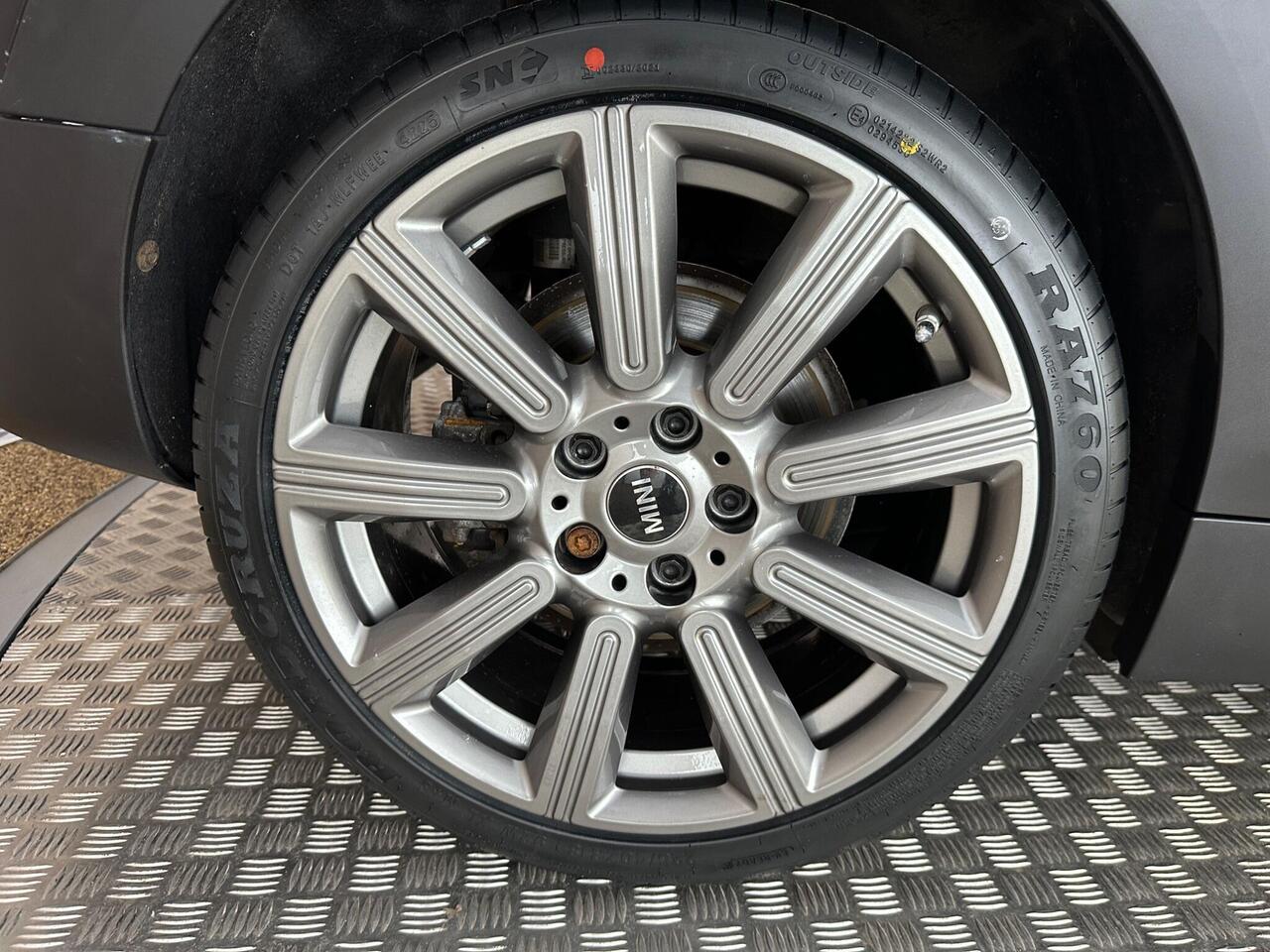 MINI Clubman MJ21RYZ