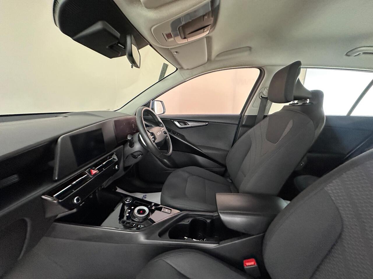 Kia Niro LS73XAX
