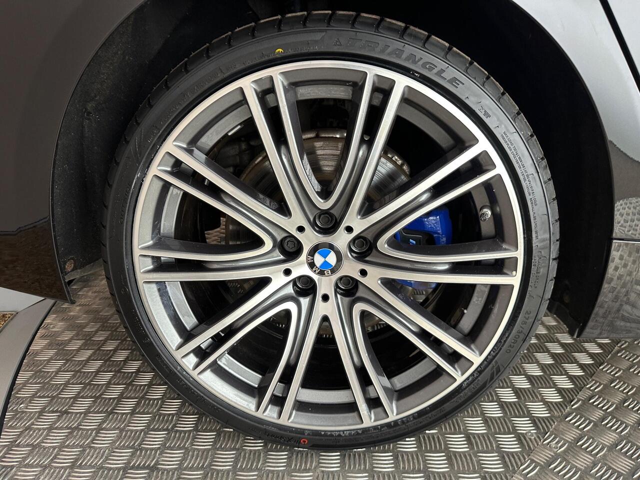 BMW 5 Series LO69YFR