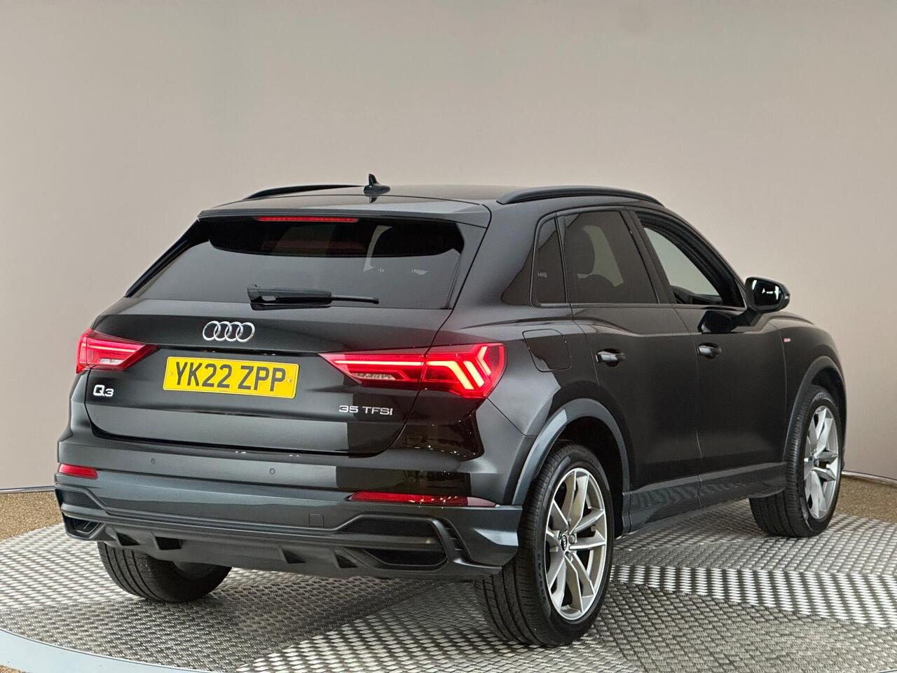 Audi Q3 YK22ZPP