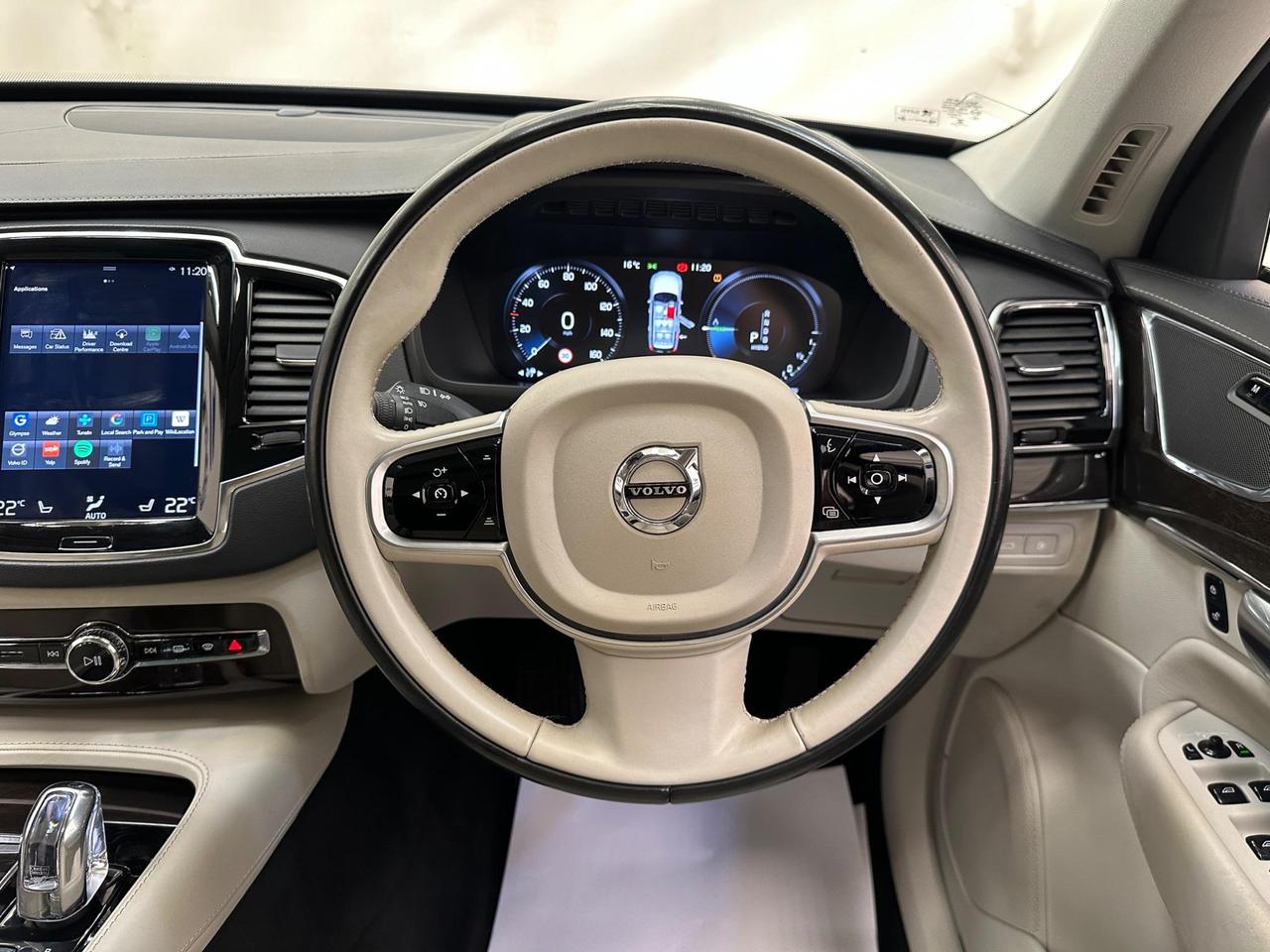 Volvo XC90 YT67WMO