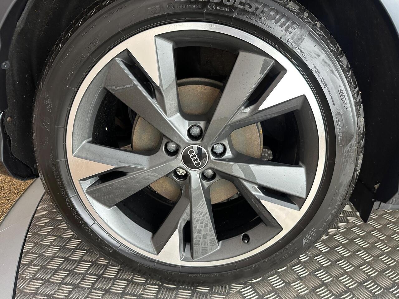 Audi Q4 e-tron SH72GYA