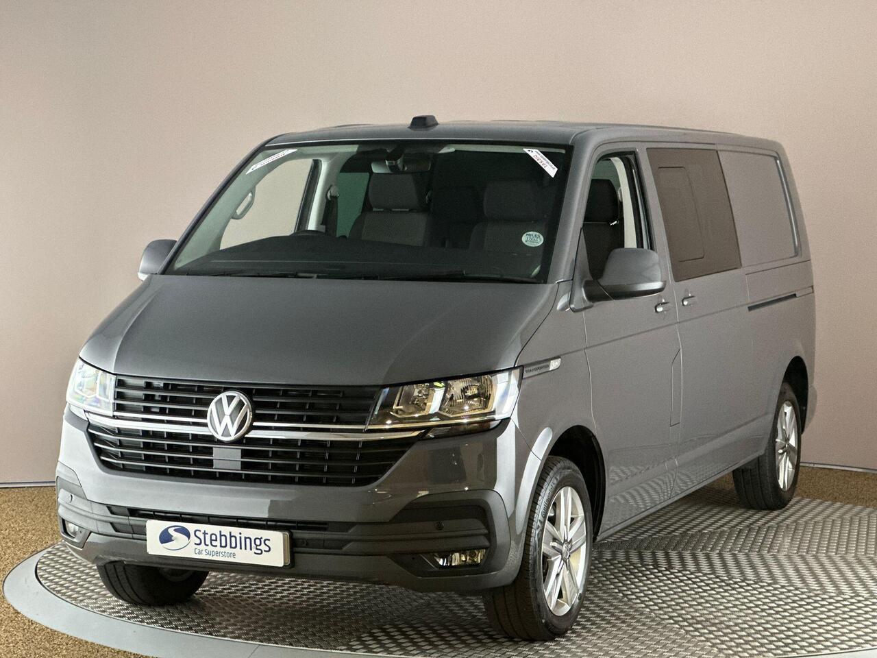 Volkswagen Transporter YR74XZU