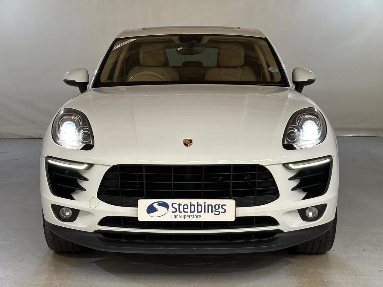 Porsche Macan AR16AEY
