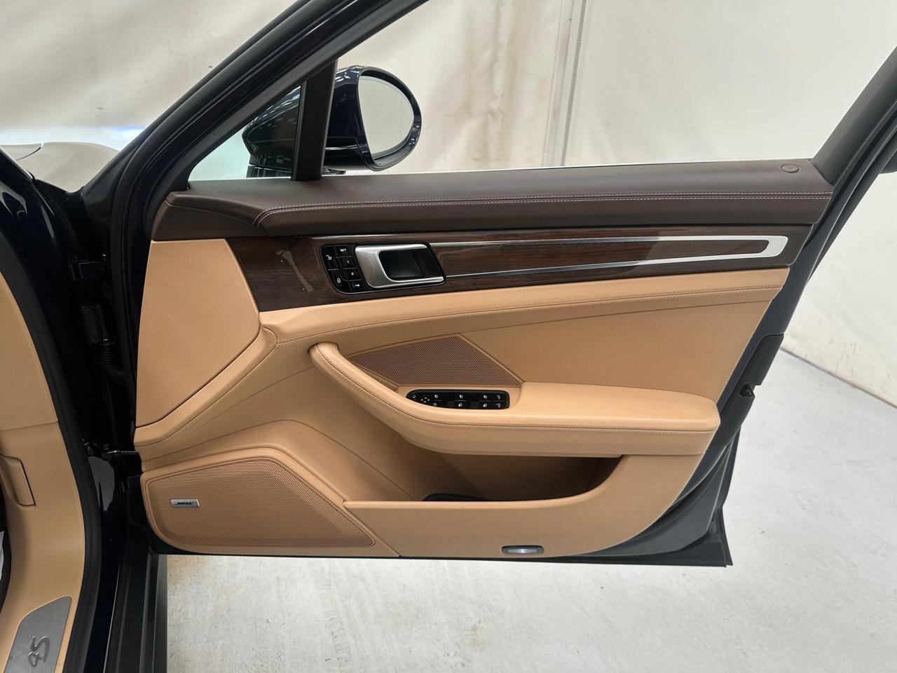 Porsche Panamera LA17VFV